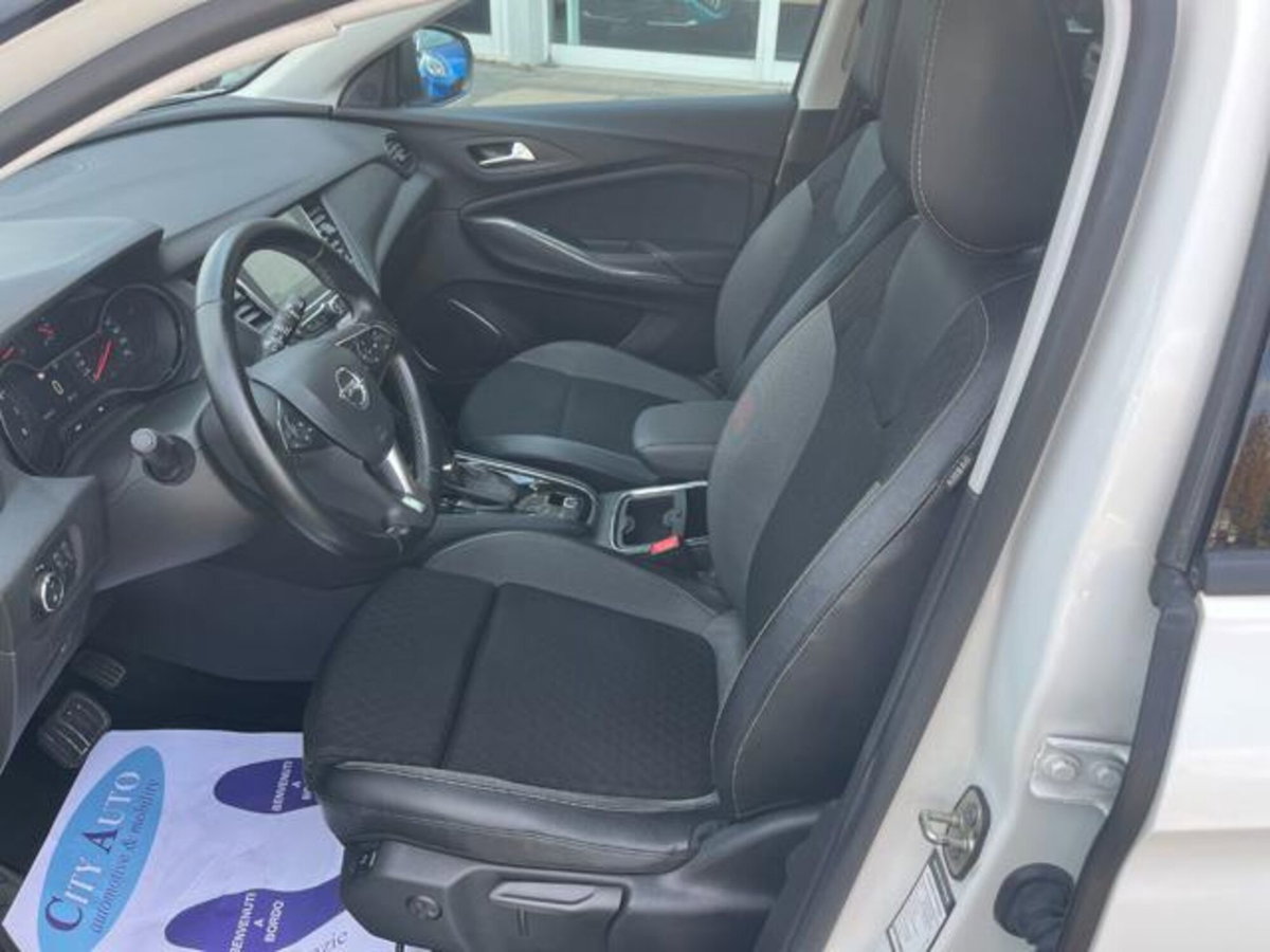 Opel Grandland X 2.0 diesel Ecotec Start&Stop aut. Innovation (11)