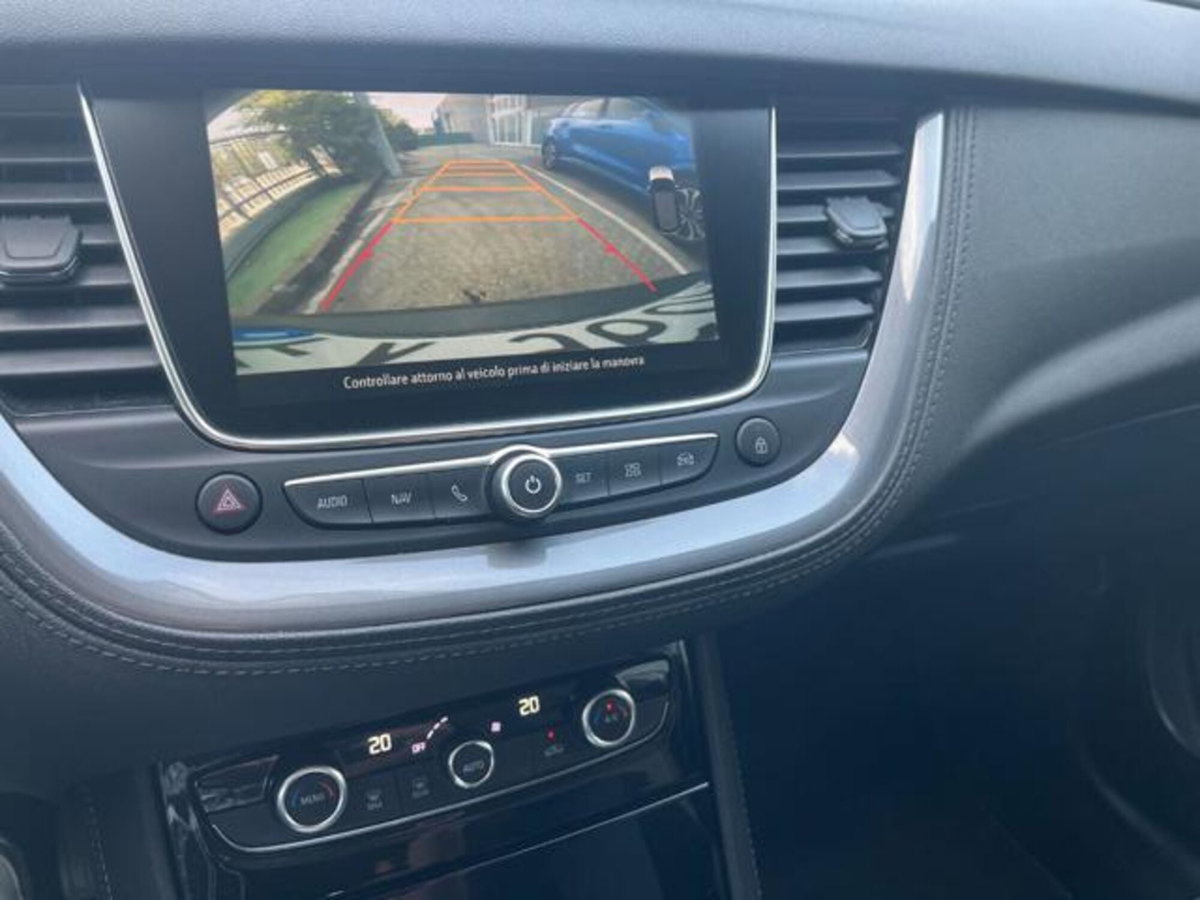 Opel Grandland X 2.0 diesel Ecotec Start&Stop aut. Innovation (8)