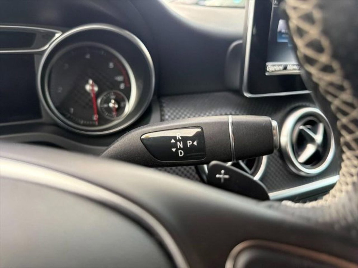 Mercedes-Benz Classe A 180 d Automatic Premium (10)