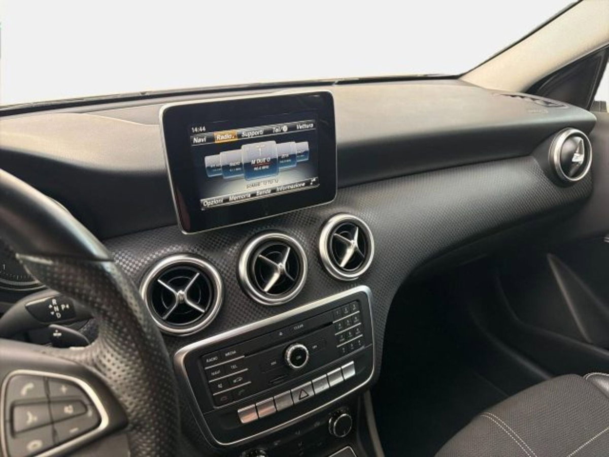 Mercedes-Benz Classe A 180 d Automatic Premium (11)