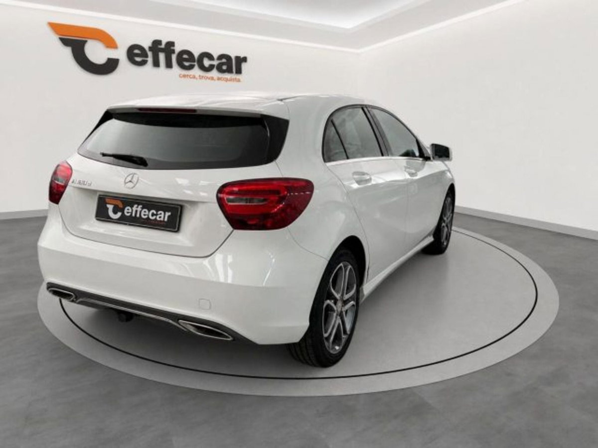 Mercedes-Benz Classe A 180 d Automatic Premium (6)