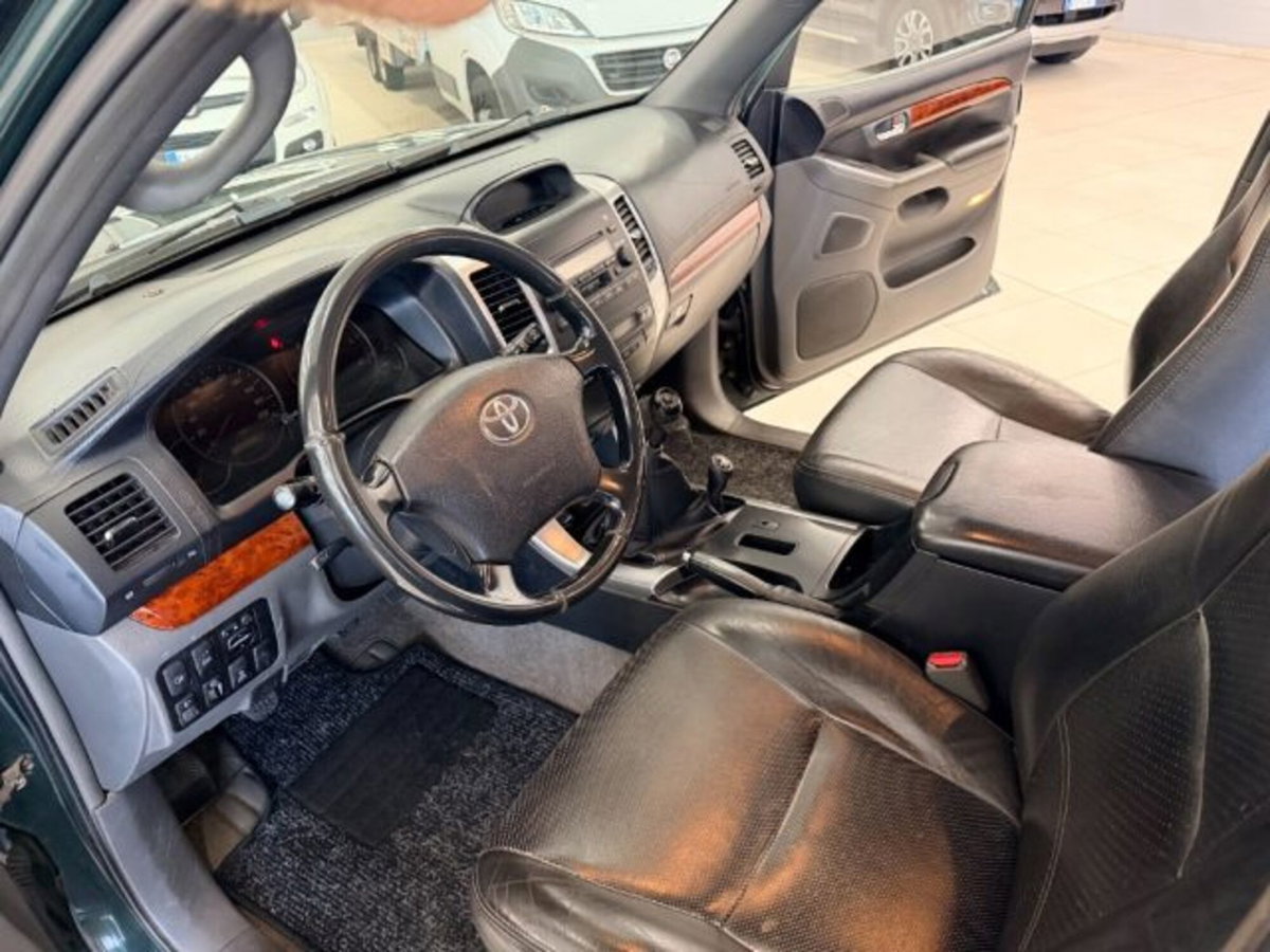 Toyota Land Cruiser D-4D 16V cat 5 porte Sol (8)