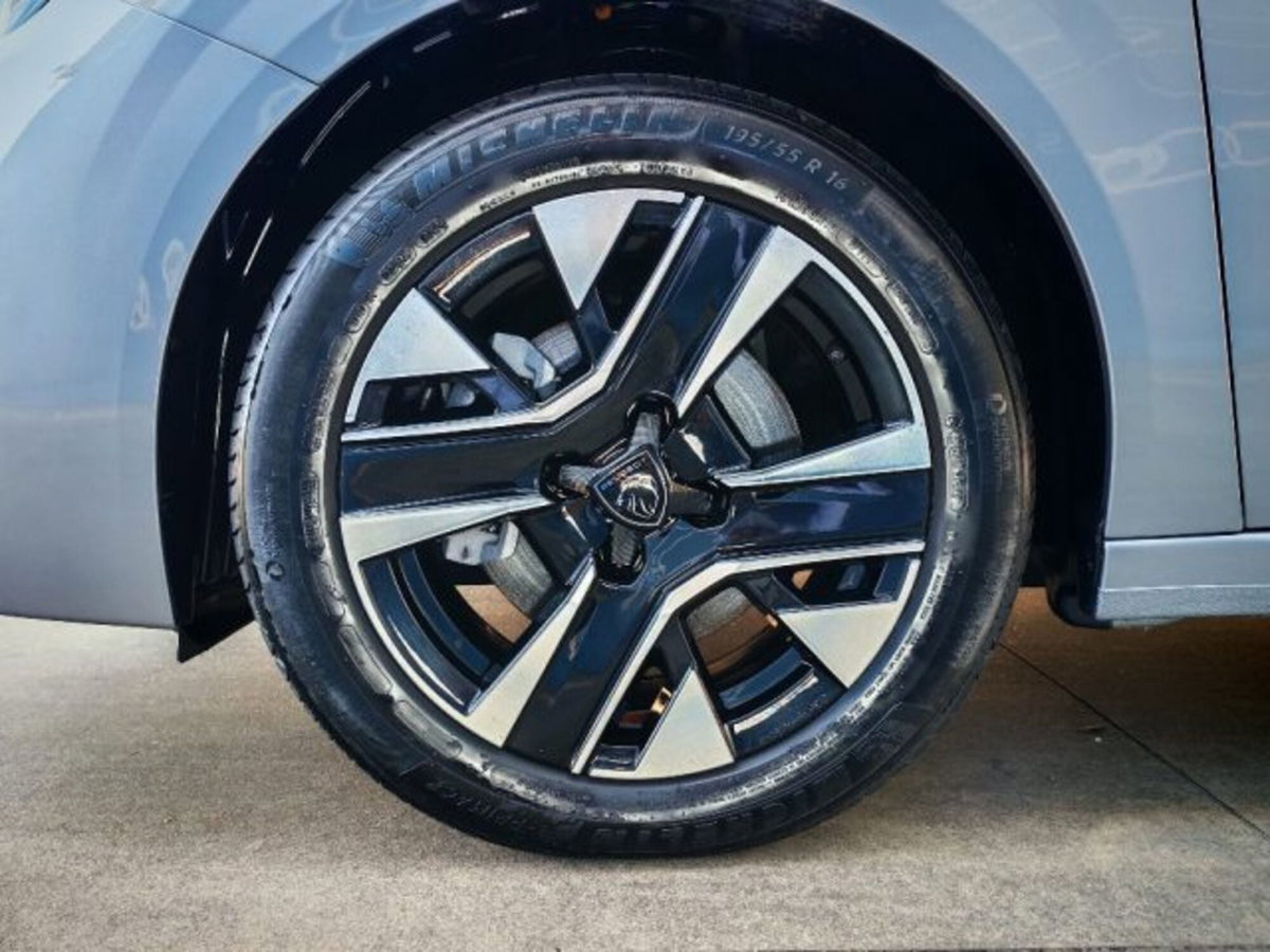 Peugeot 208 PureTech 100 Stop&Start 5 porte Allure (20)