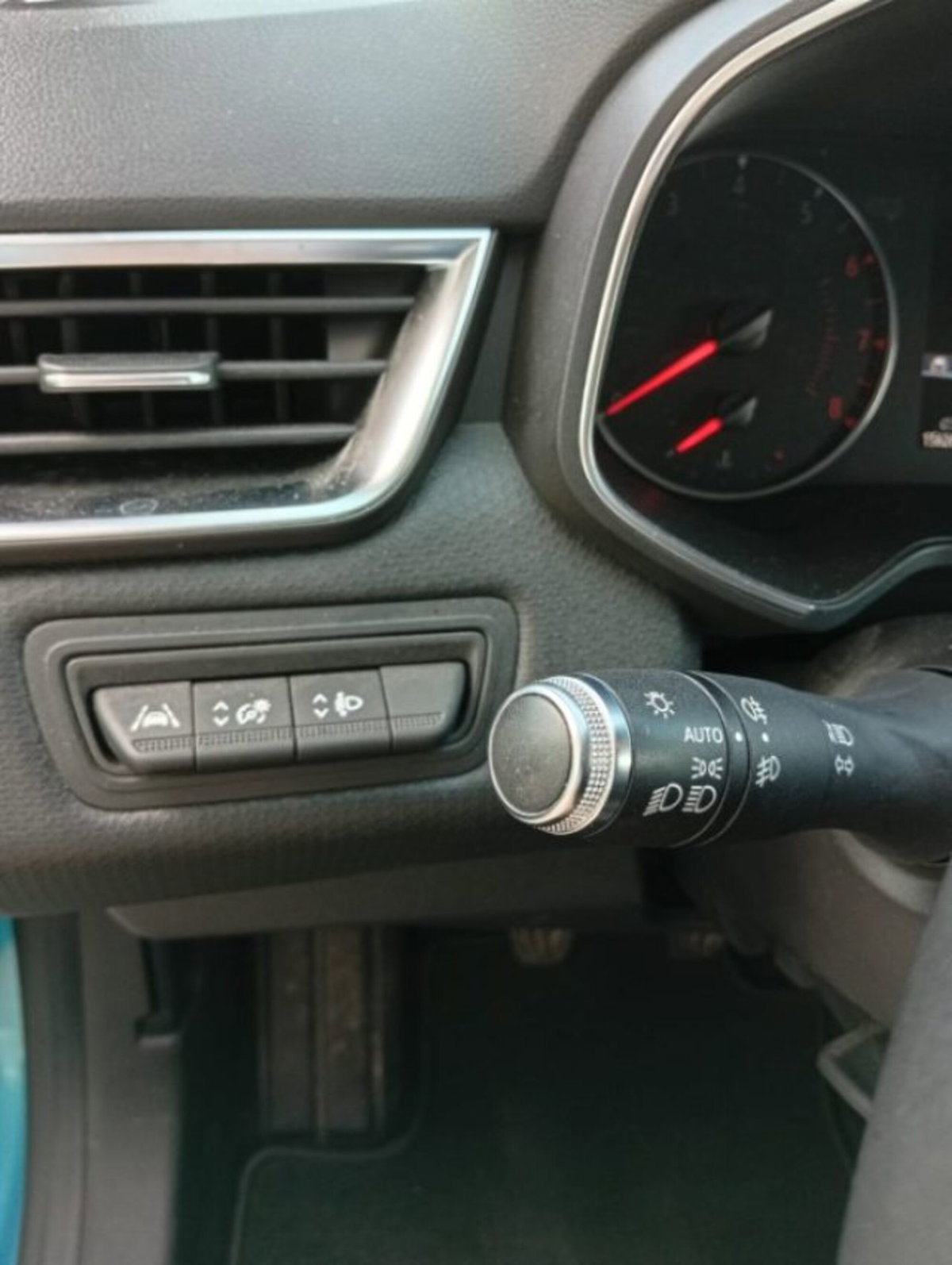 Renault Clio TCe 90 CV 5 porte Zen (17)