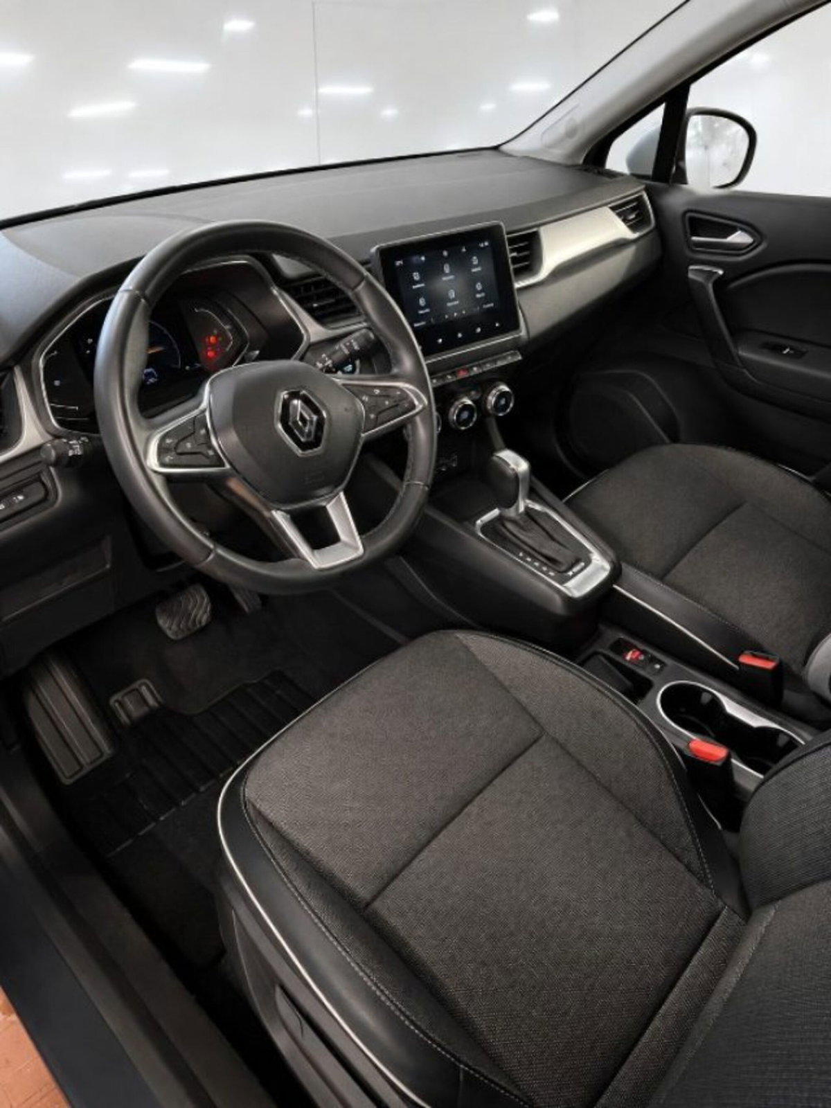 Renault Captur Full Hybrid E-Tech 145 CV Techno (13)