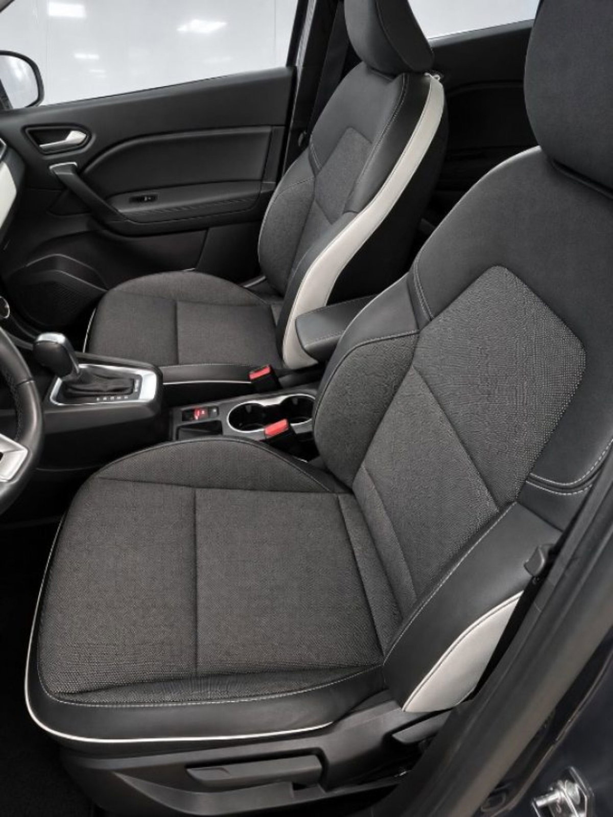 Renault Captur Full Hybrid E-Tech 145 CV Techno (15)