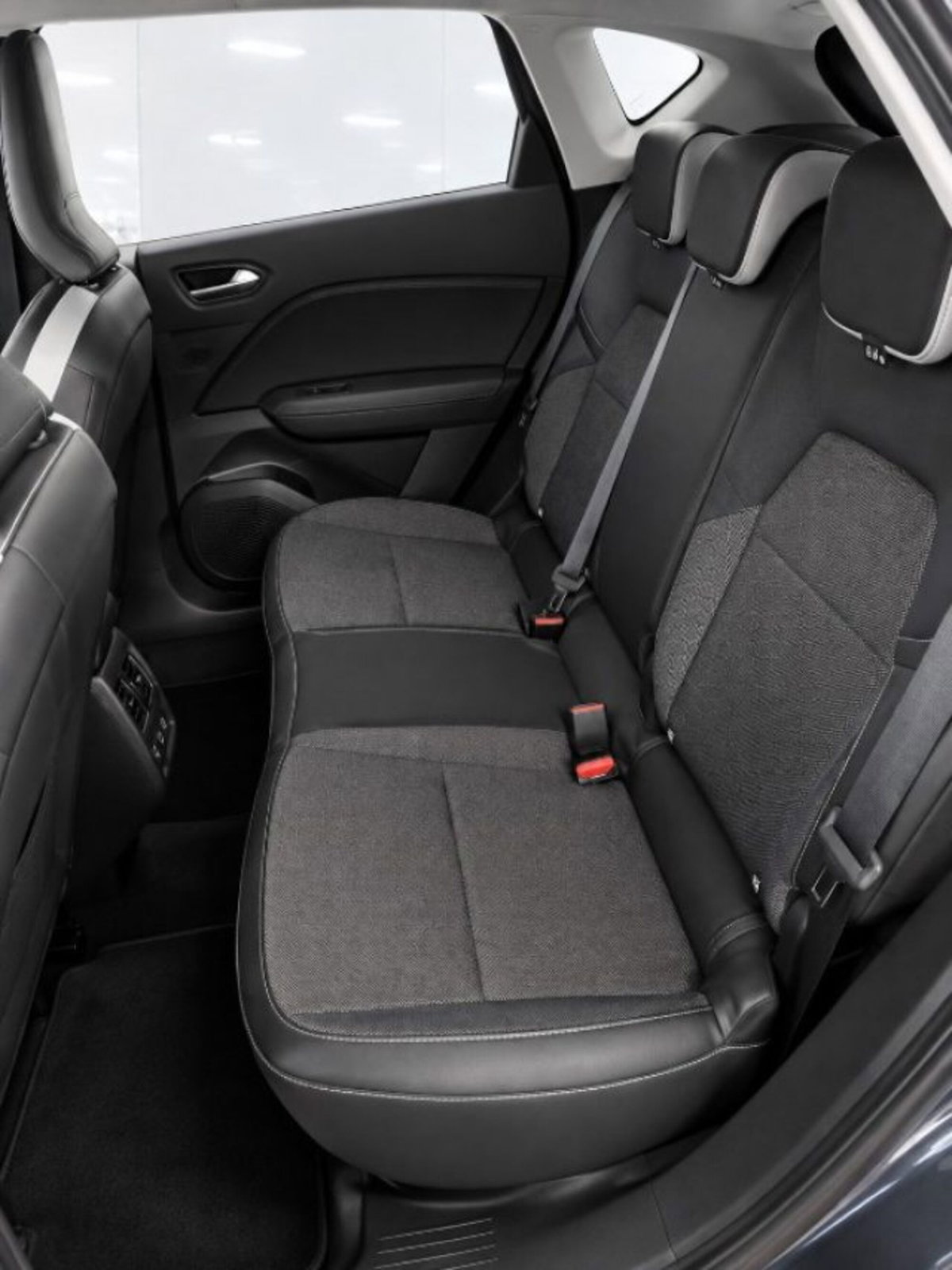 Renault Captur Full Hybrid E-Tech 145 CV Techno (17)