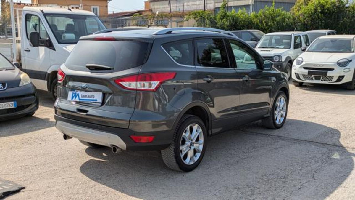 Ford Kuga 2.0 TDCI 150 CV S&S 4WD Powershift Titanium X (3)