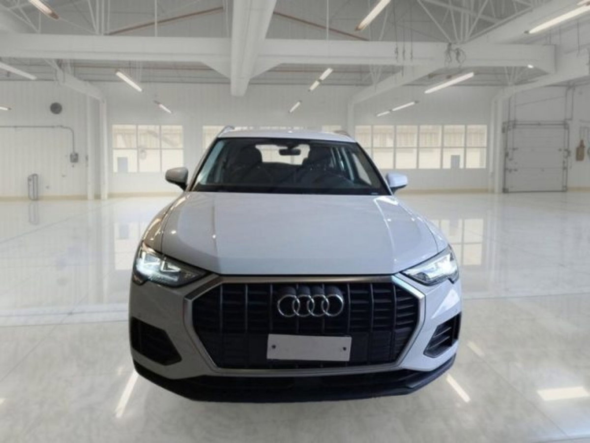 Audi Q3 35 TDI quattro S tronic Business (3)