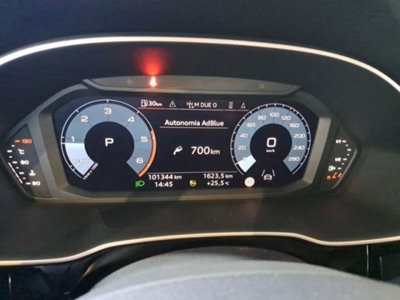Audi Q3 35 TDI quattro S tronic Business (6)