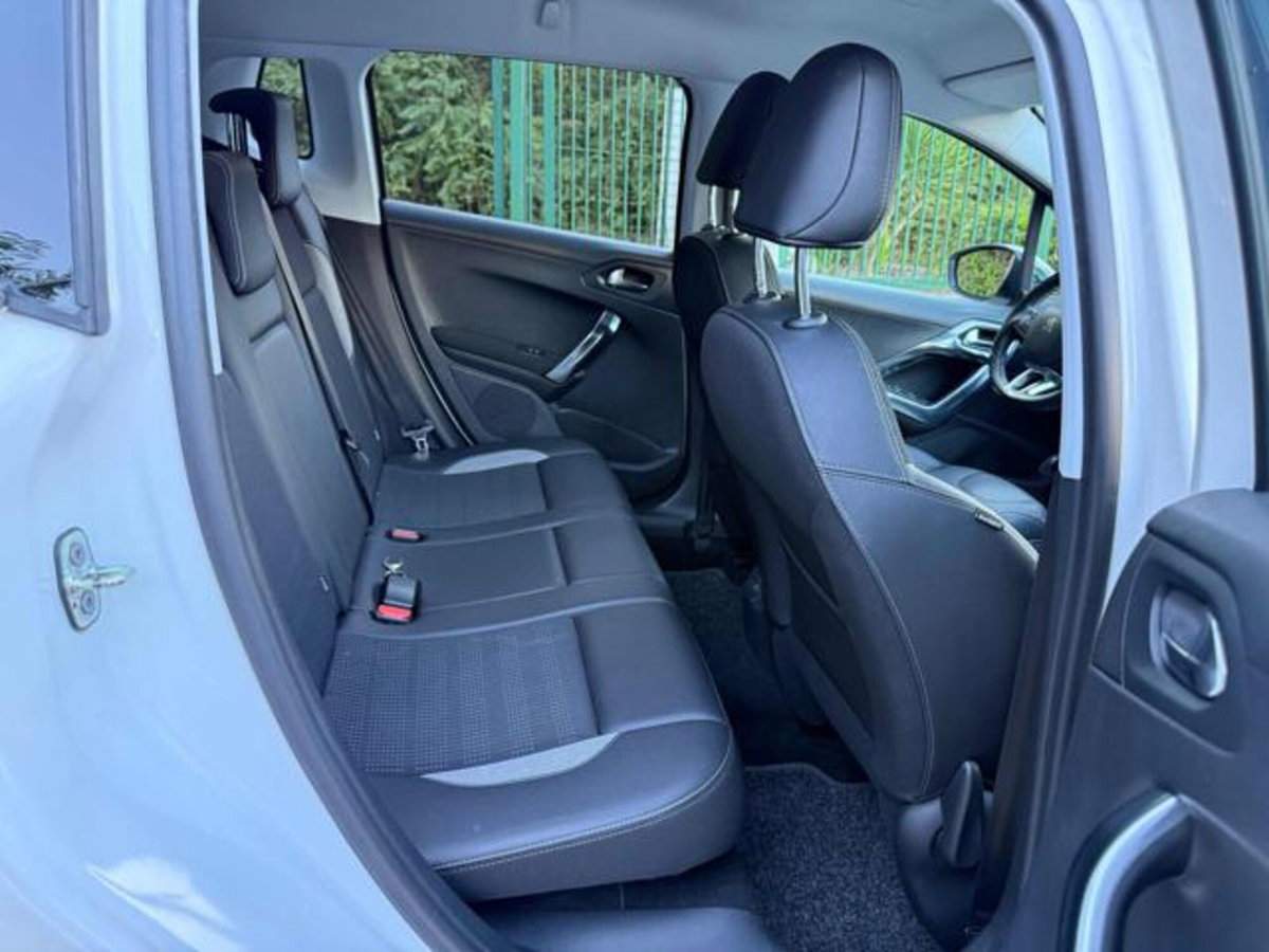 Peugeot 2008 100 S&S Allure (17)