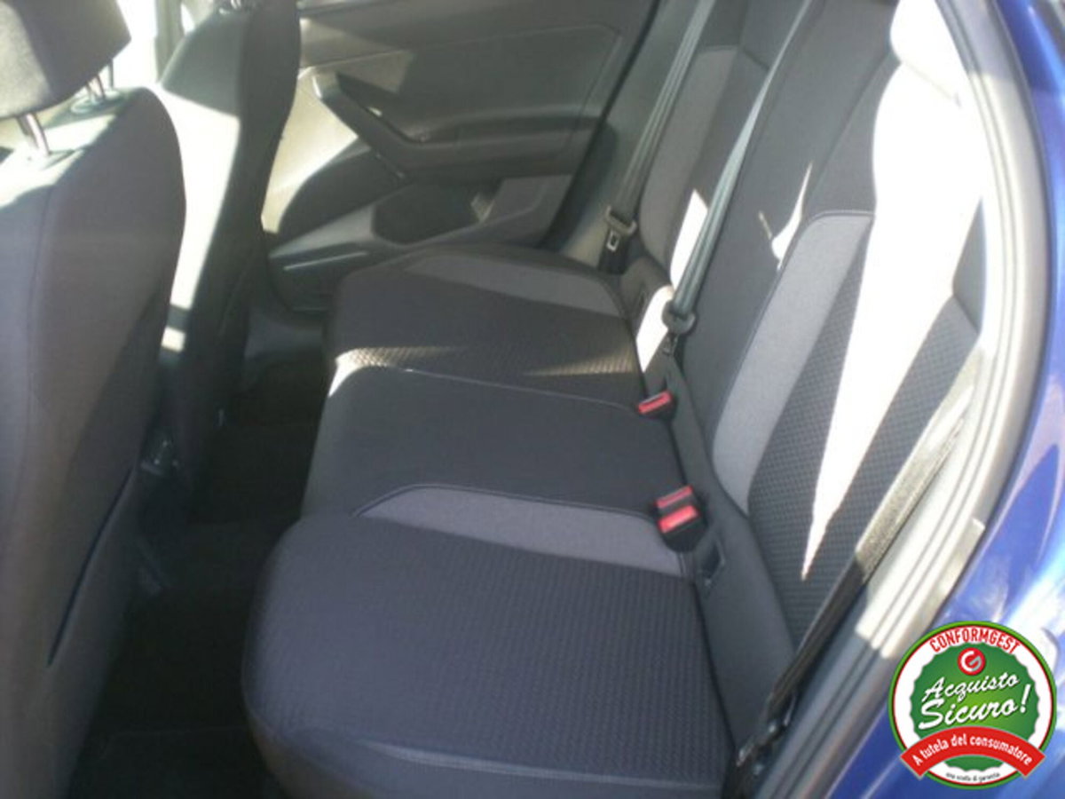Volkswagen Taigo 1.0 tsi Life 95cv (10)