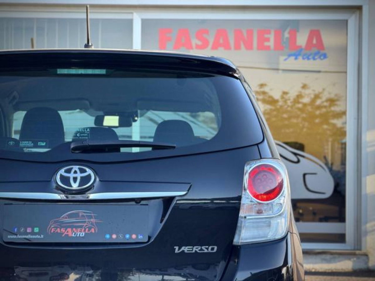 Toyota Verso 1.8 CVT Active (10)