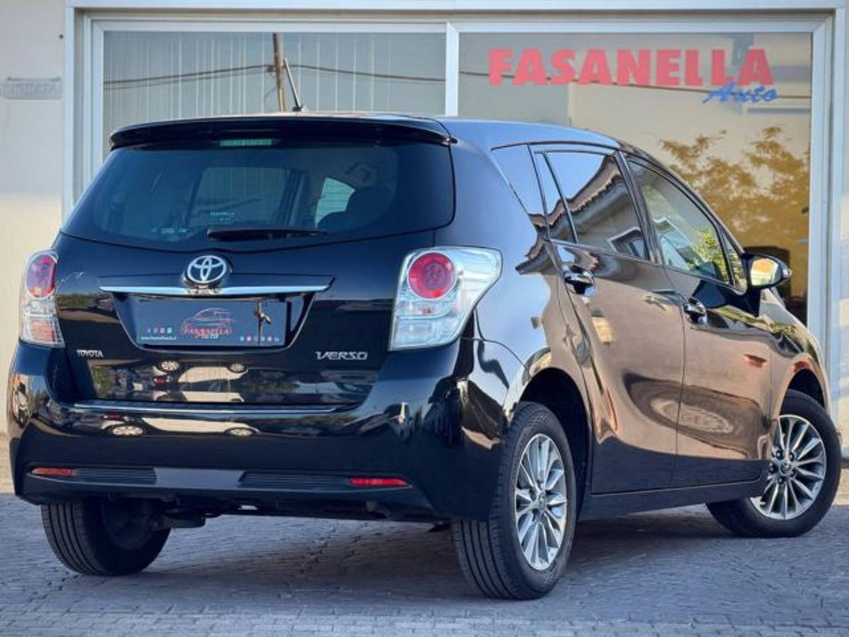 Toyota Verso 1.8 CVT Active (11)