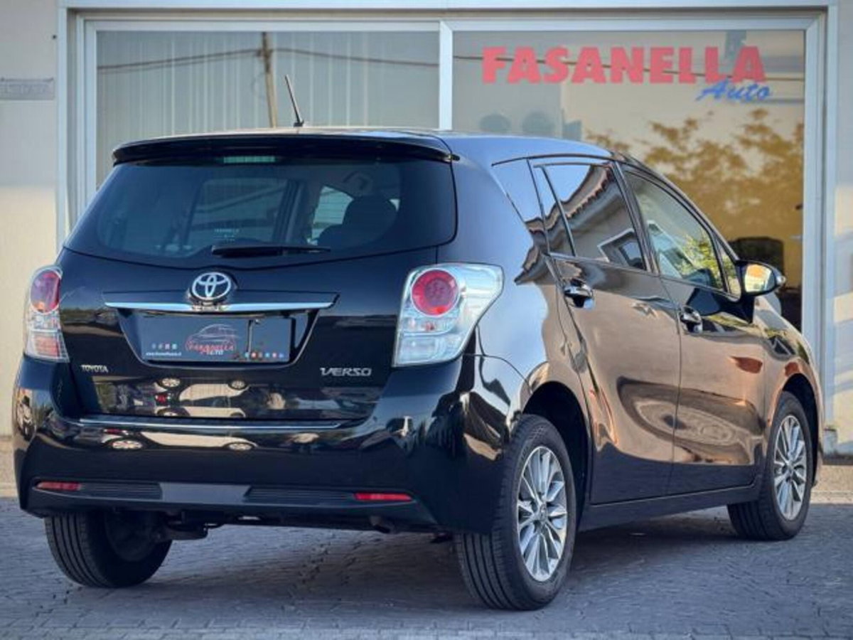 Toyota Verso 1.8 CVT Active (12)