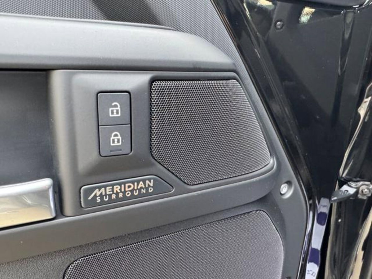 Land Rover Defender 110 3.0d i6 mhev X-Dynamic HSE awd 250cv auto (12)