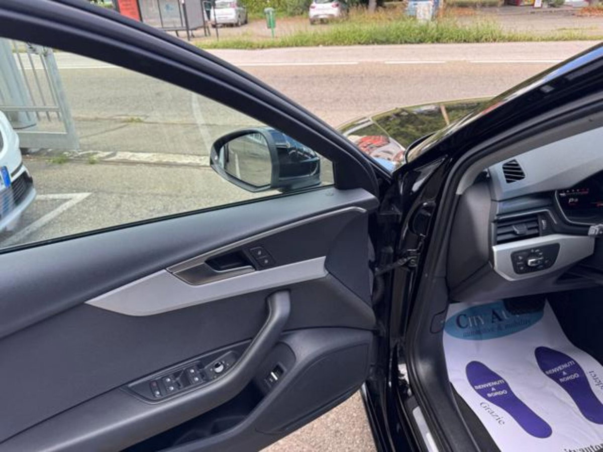 Audi A4 Avant 30 TDI/136 CV S tronic Business Advanced (7)