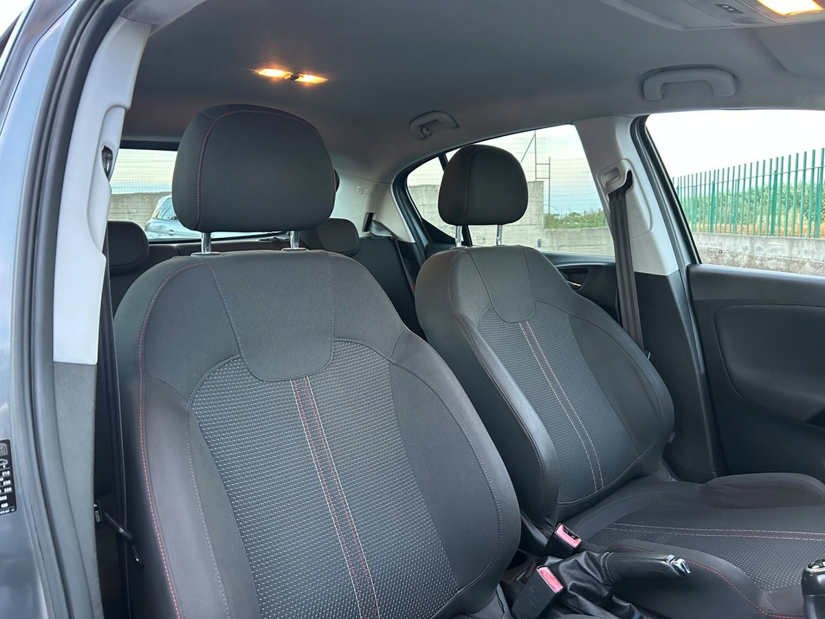 Opel Corsa 1.4 90CV GPL Tech 5 porte Innovation (19)