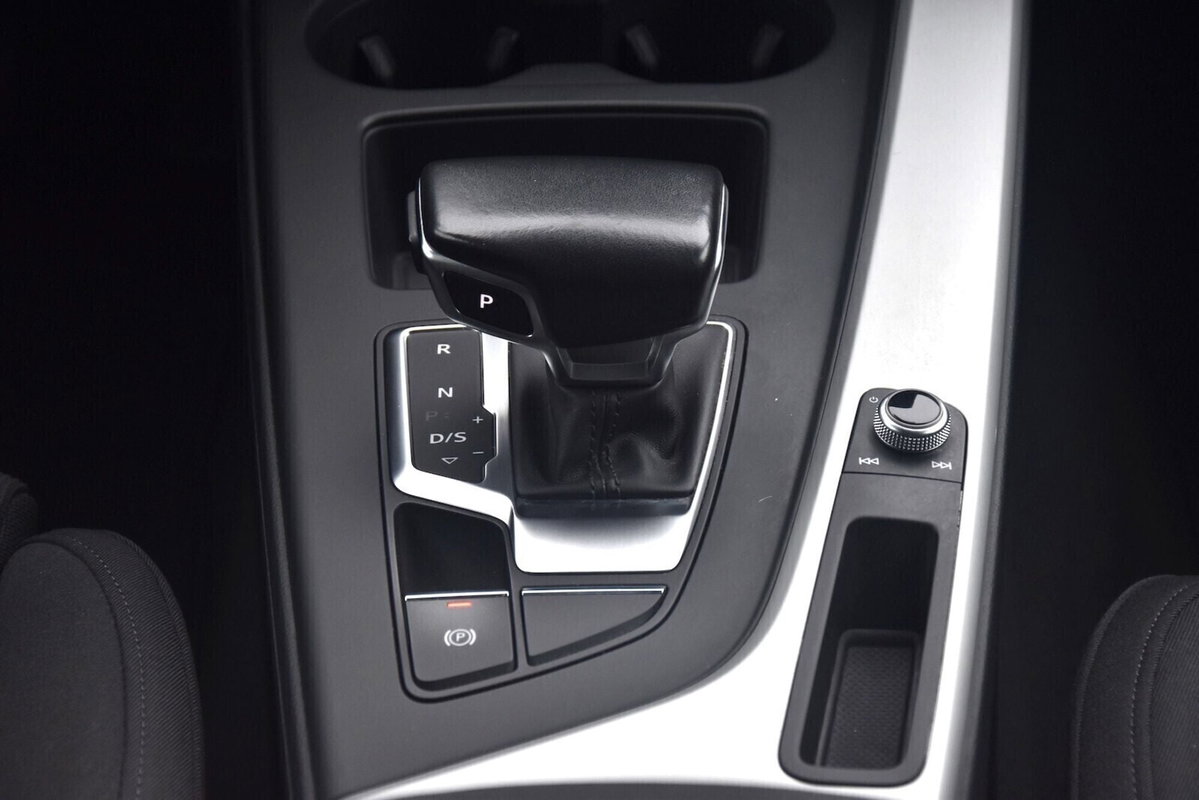 Audi A4 Avant 35 TDI/163 CV S tronic S line edition (18)