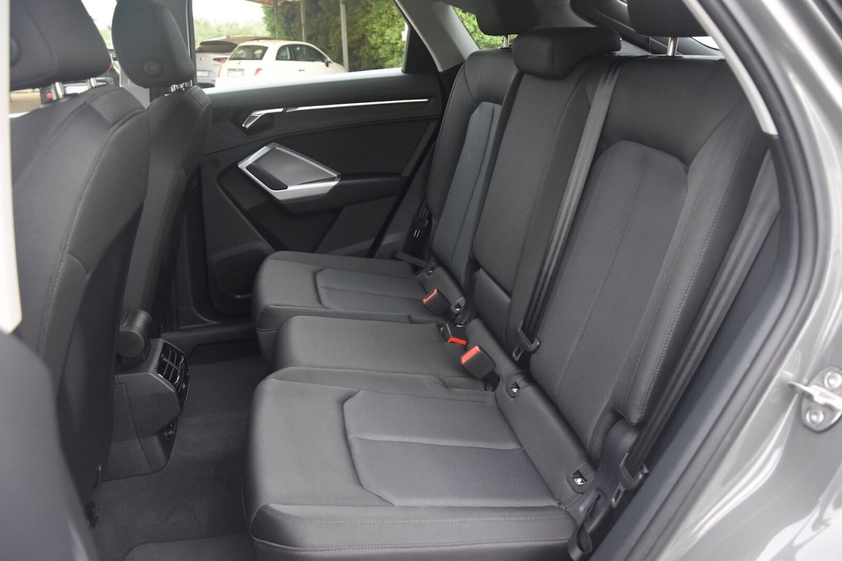 Audi Q3 Sportback 35 TDI quattro S tronic Business Plus (9)