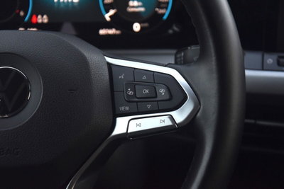 Volkswagen Golf 2.0 TDI SCR Life (18)