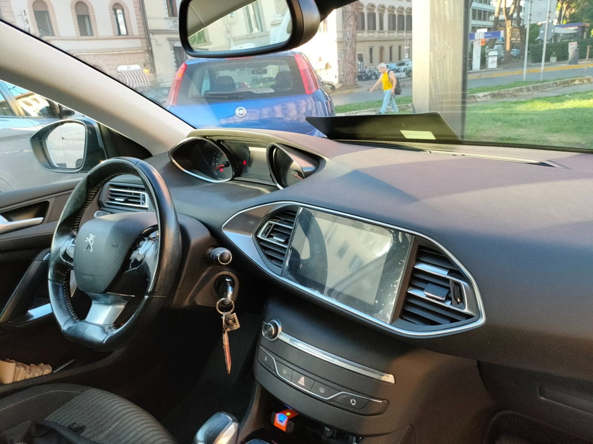 Peugeot 308 SW PureTech Turbo 110 S&S Active Pack (16)