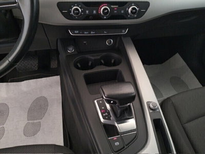 Audi A4 35 TDI/163 CV S tronic Business (15)