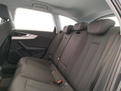 Audi A4 35 TDI/163 CV S tronic Business (9)
