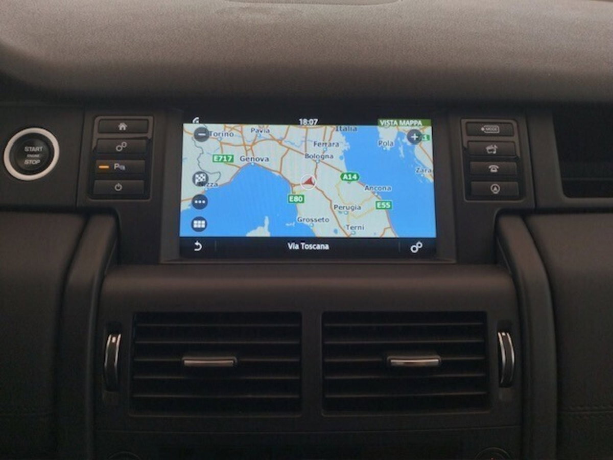 Land Rover Discovery Sport 2.0 TD4 150 CV SE (15)