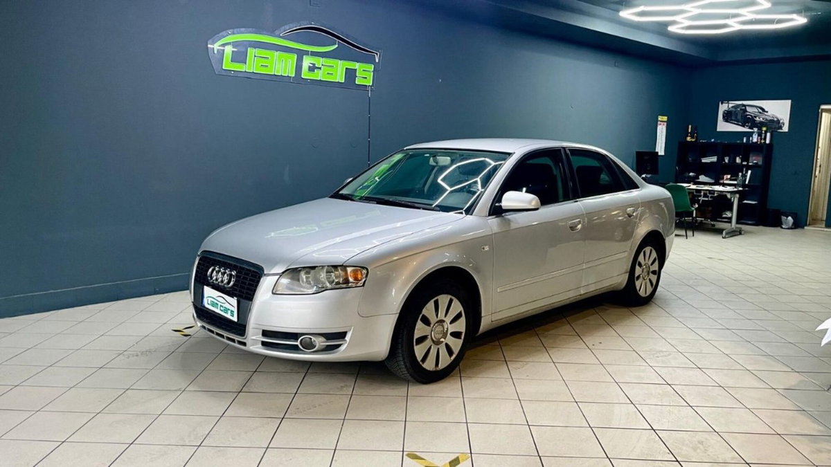 Audi A4 Avant 2.0 16V TDI multitr. Top (2)