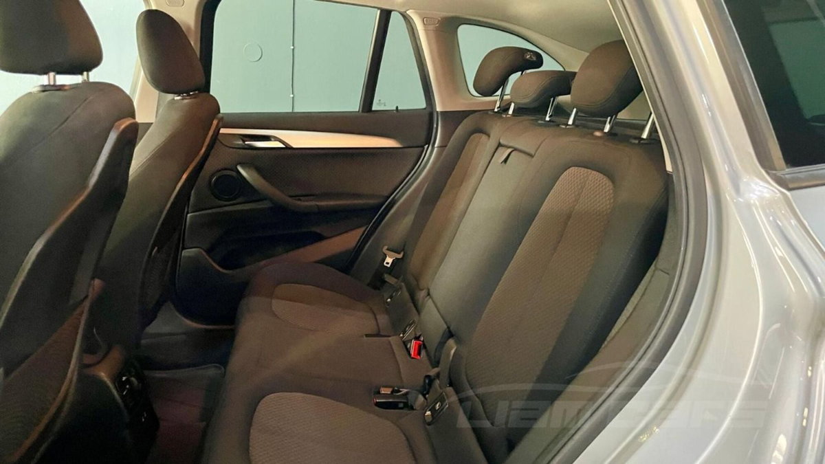 BMW X1 sDrive18d Business Advantage (13)