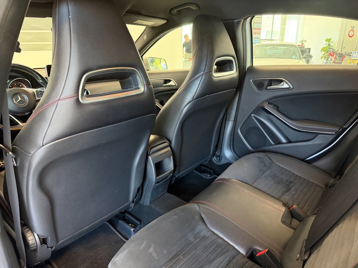 Mercedes-Benz Classe A 180 d Automatic Premium (11)