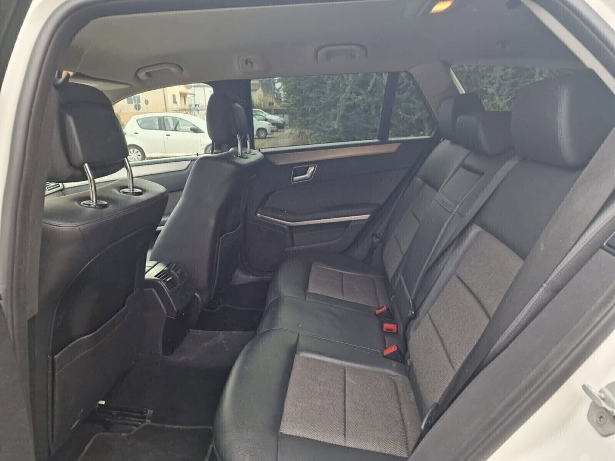 Mercedes-Benz Classe E Station Wagon 220 CDI BlueEFFICIENCY Avantgarde (12)