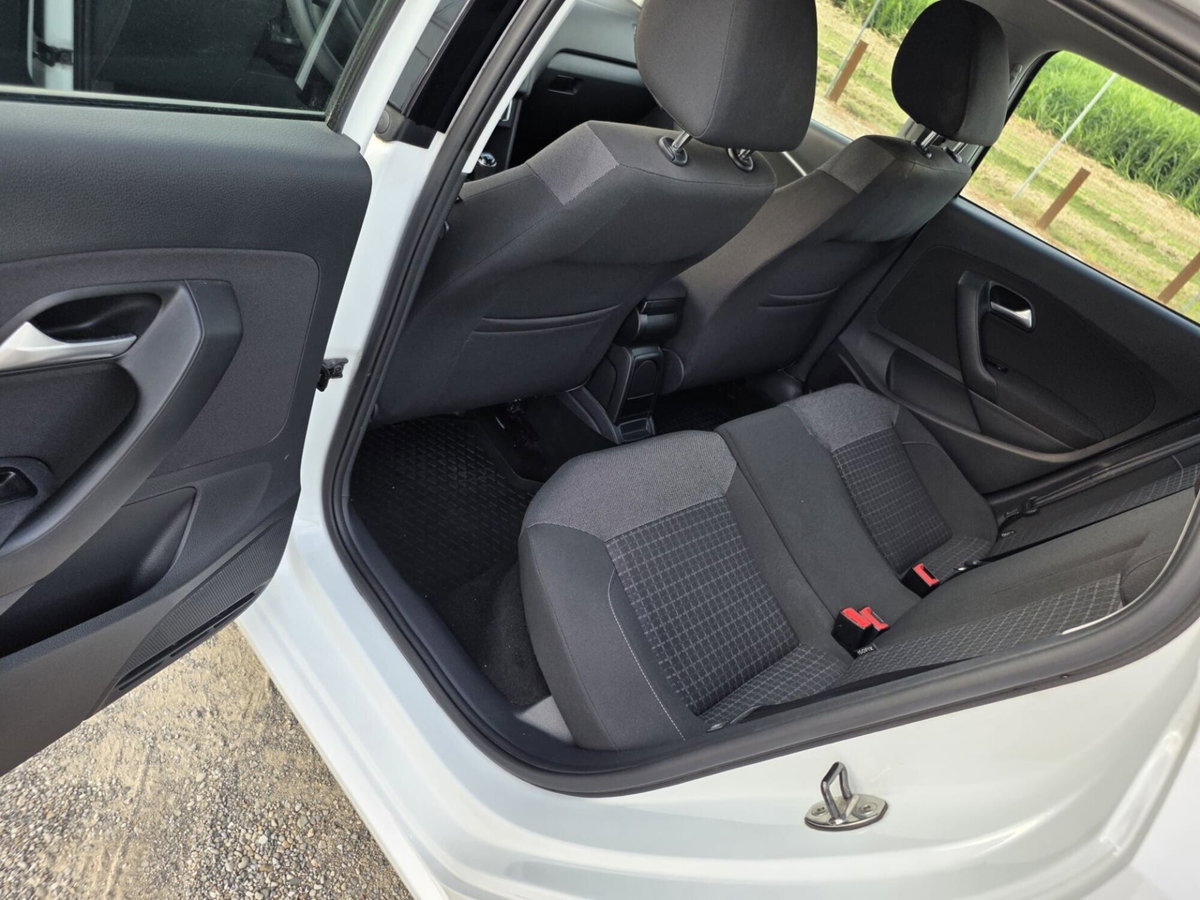 Volkswagen Polo 1.4 TDI 5p. Trendline BlueMotion Technology (14)
