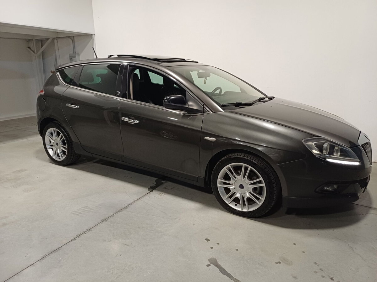 Lancia Delta 1.6 MJT DPF Platino (3)