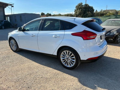 Ford Focus 1.5 TDCi 120 CV Start&Stop Powershift Titanium (4)