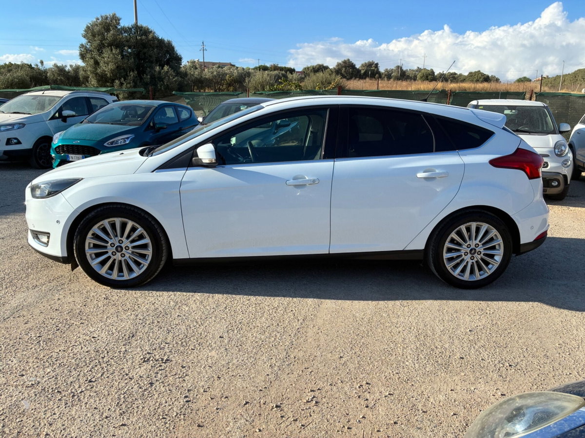 Ford Focus 1.5 TDCi 120 CV Start&Stop Powershift Titanium (5)