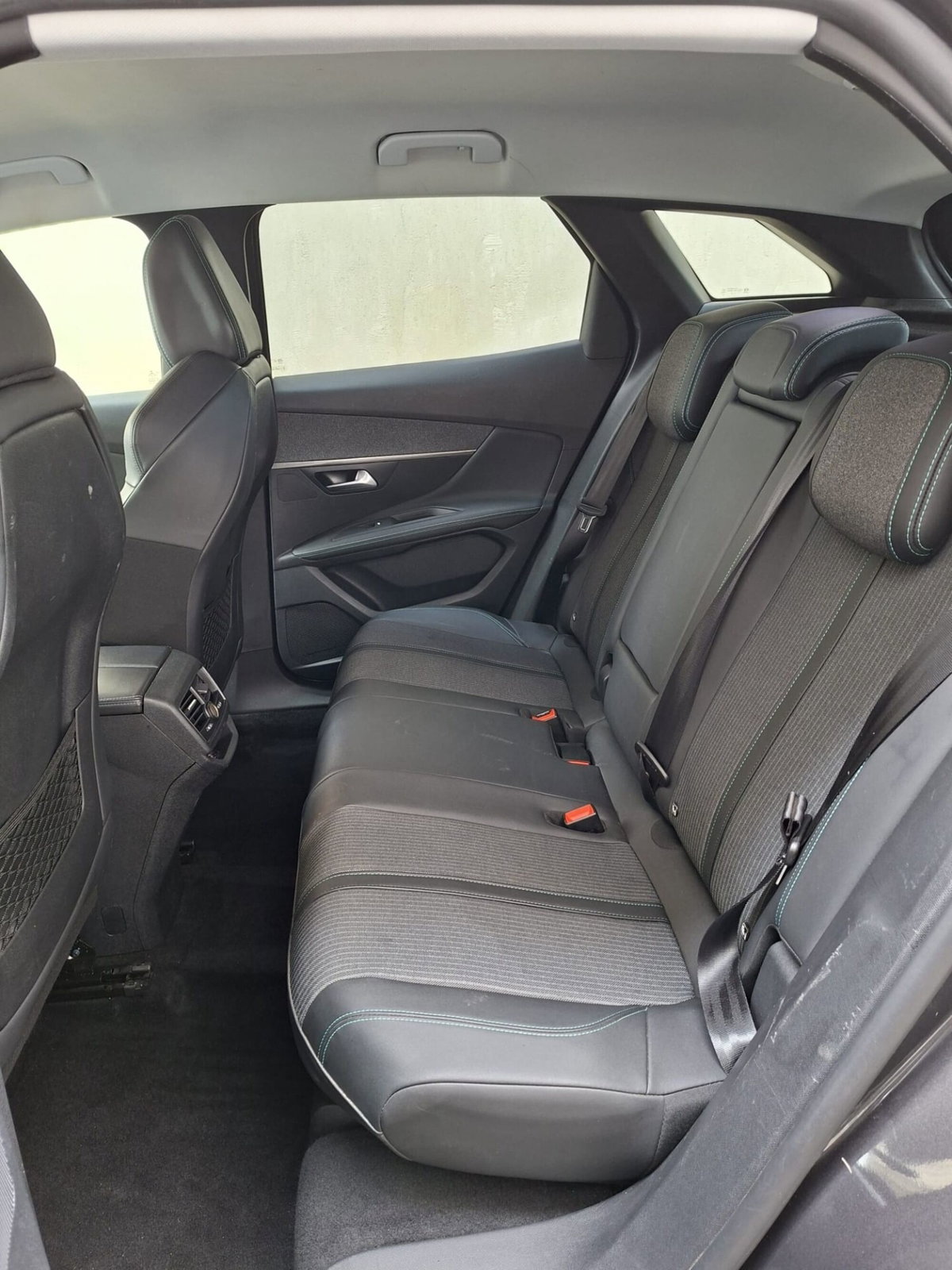 Peugeot 3008 BlueHDi 130 S&S EAT8 Allure Pack (16)