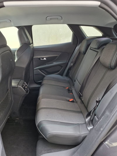 Peugeot 3008 BlueHDi 130 S&S EAT8 Allure Pack (16)