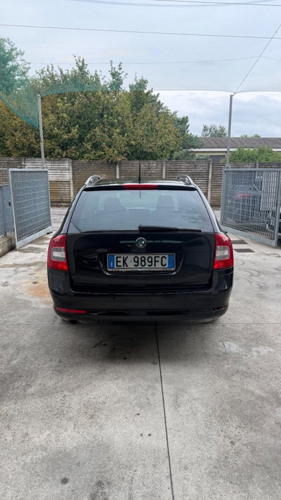 Skoda Octavia 1.6 TDI CR F.AP. DSG Elegance (5)