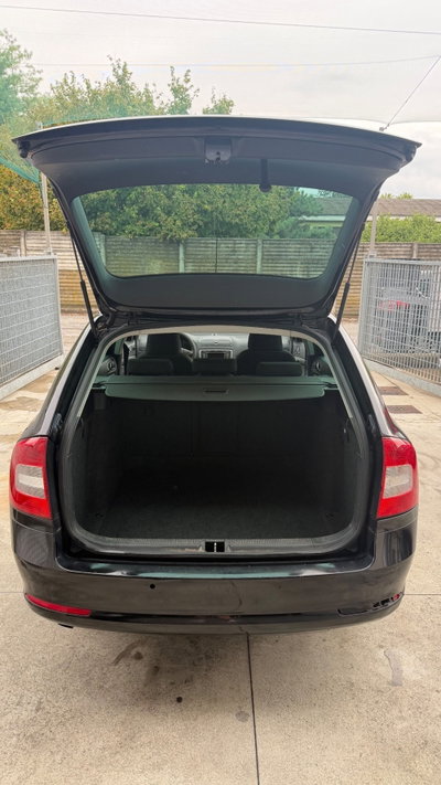 Skoda Octavia 1.6 TDI CR F.AP. DSG Elegance (6)