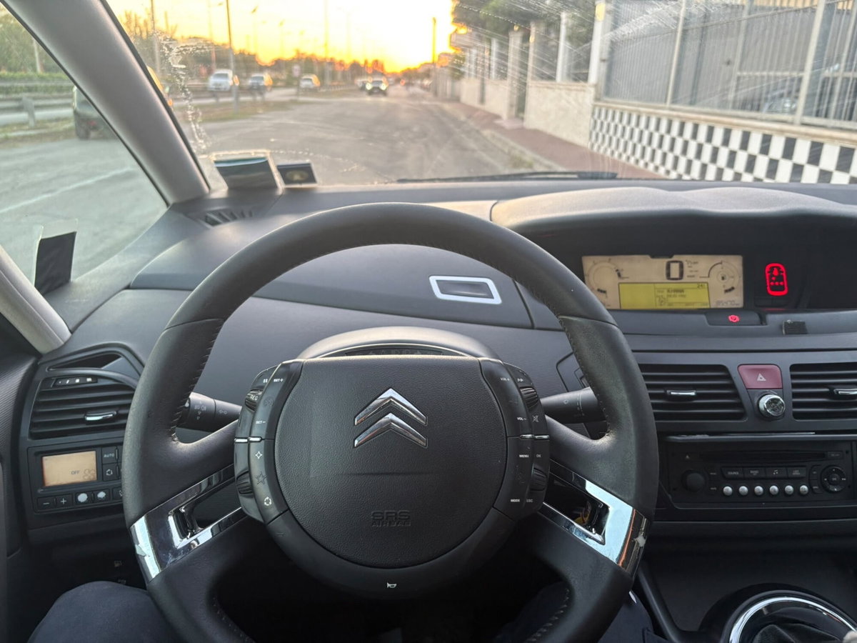 Citroen C4 Picasso 1.6 HDi 110 FAP Style (11)