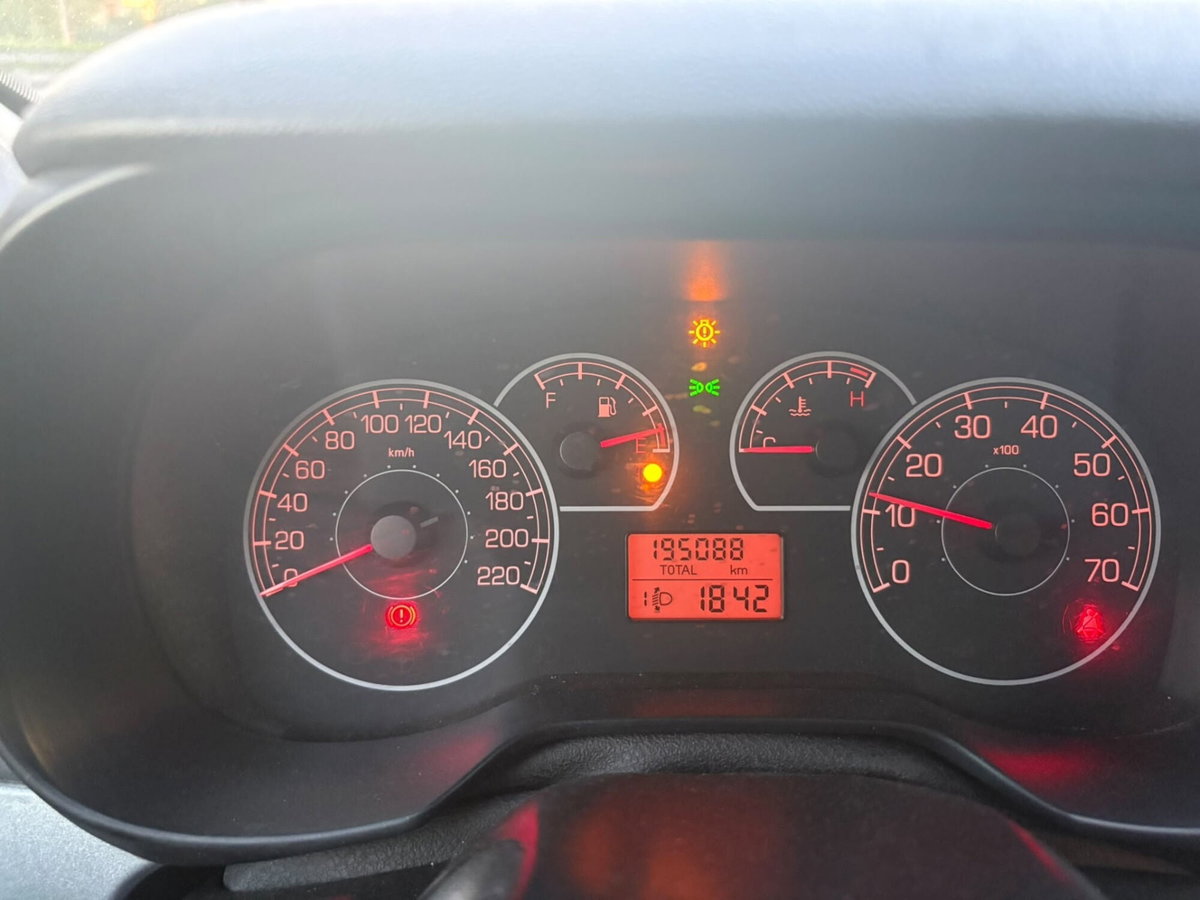 Fiat Grande Punto 1.2 5 porte Actual (12)