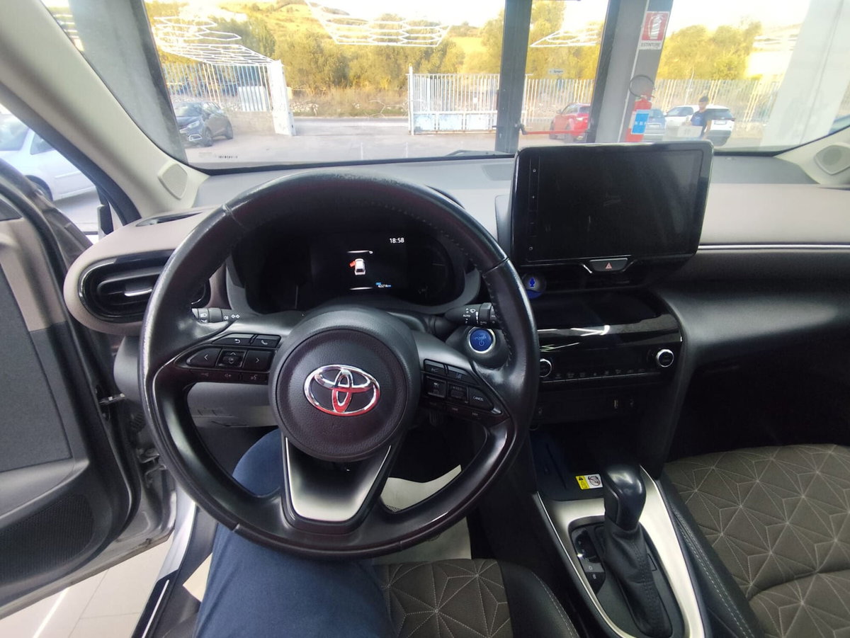 Toyota Yaris Cross 1.5 Hybrid 5p. E-CVT Lounge (12)