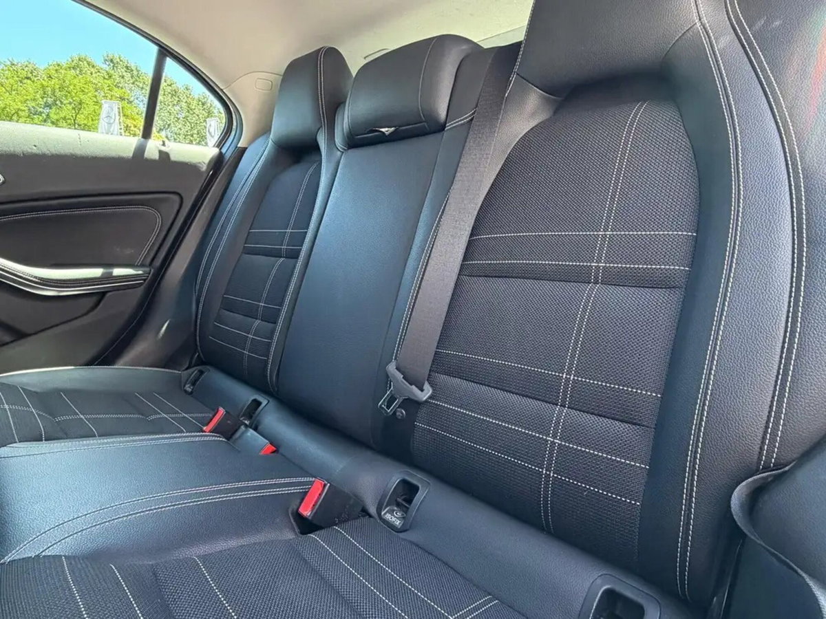 Mercedes-Benz Classe A 200 d Sport (15)