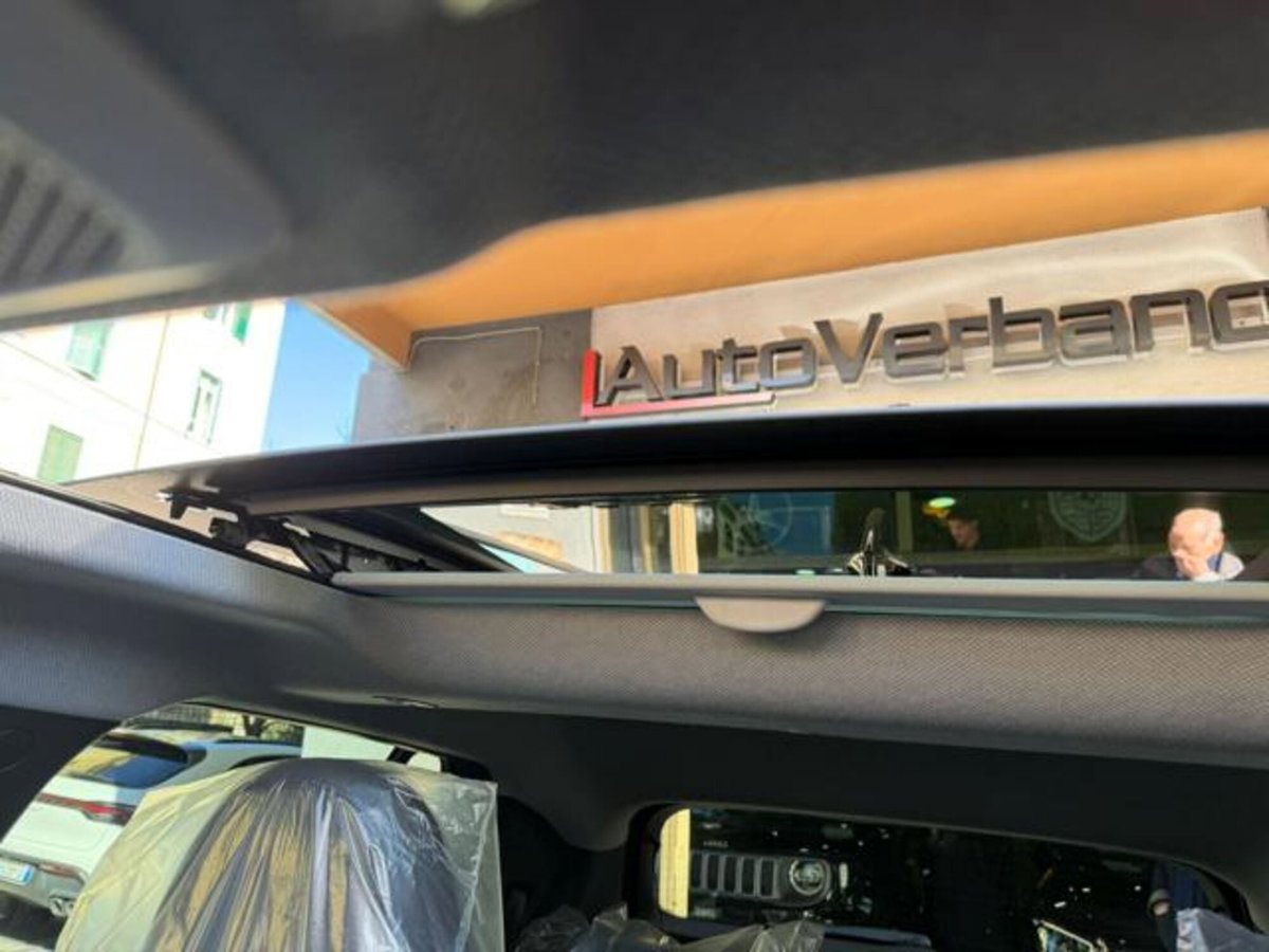 Jeep Avenger 1.2 turbo e-hybrid mhev Summit fwd 110cv edct6 (8)