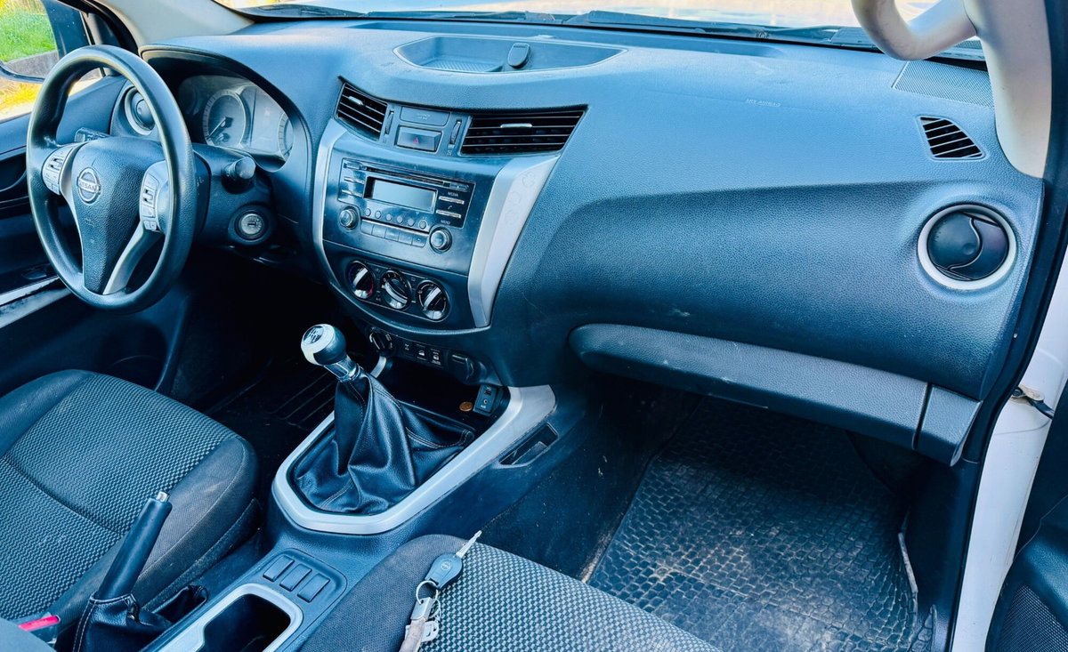 Nissan Navara 2.3 dCi 4WD Double Cab N-Connecta (16)