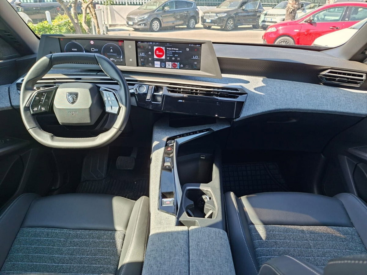 Peugeot 3008 1.2 hybrid Allure 145cv e-dcs6 (9)