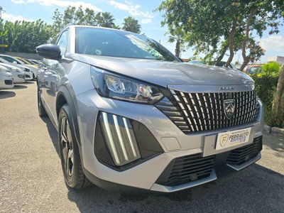 Peugeot 2008 1.2 turbo Allure 100cv usata