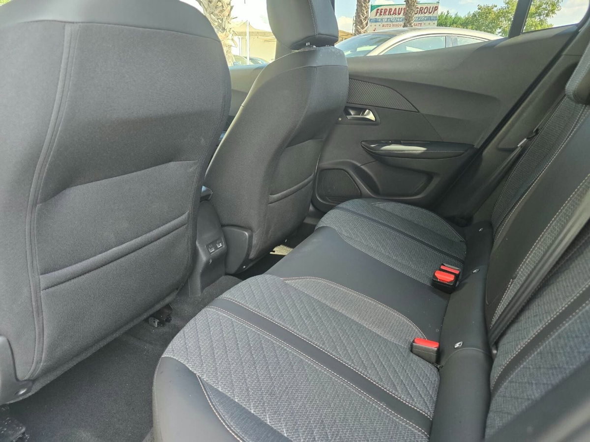 Peugeot 2008 1.2 turbo Allure 100cv (20)